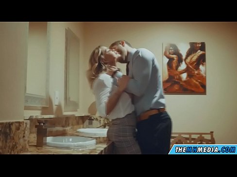❤️ Ko'krakli sarg'ish sizni jamoat hojatxonasida yo'ldan ozdirganda ❤ Super porno uz.porn-tub-sexer.ru ❌️